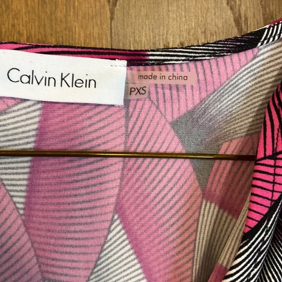 Calvin Klein top - Picture 2 of 5